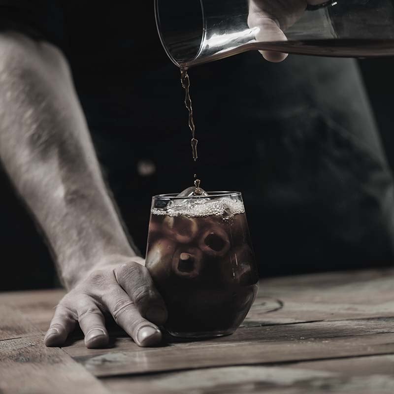 coffee brewing with cold brew method