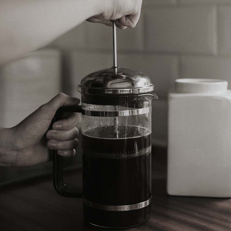 coffee brewing with french press method